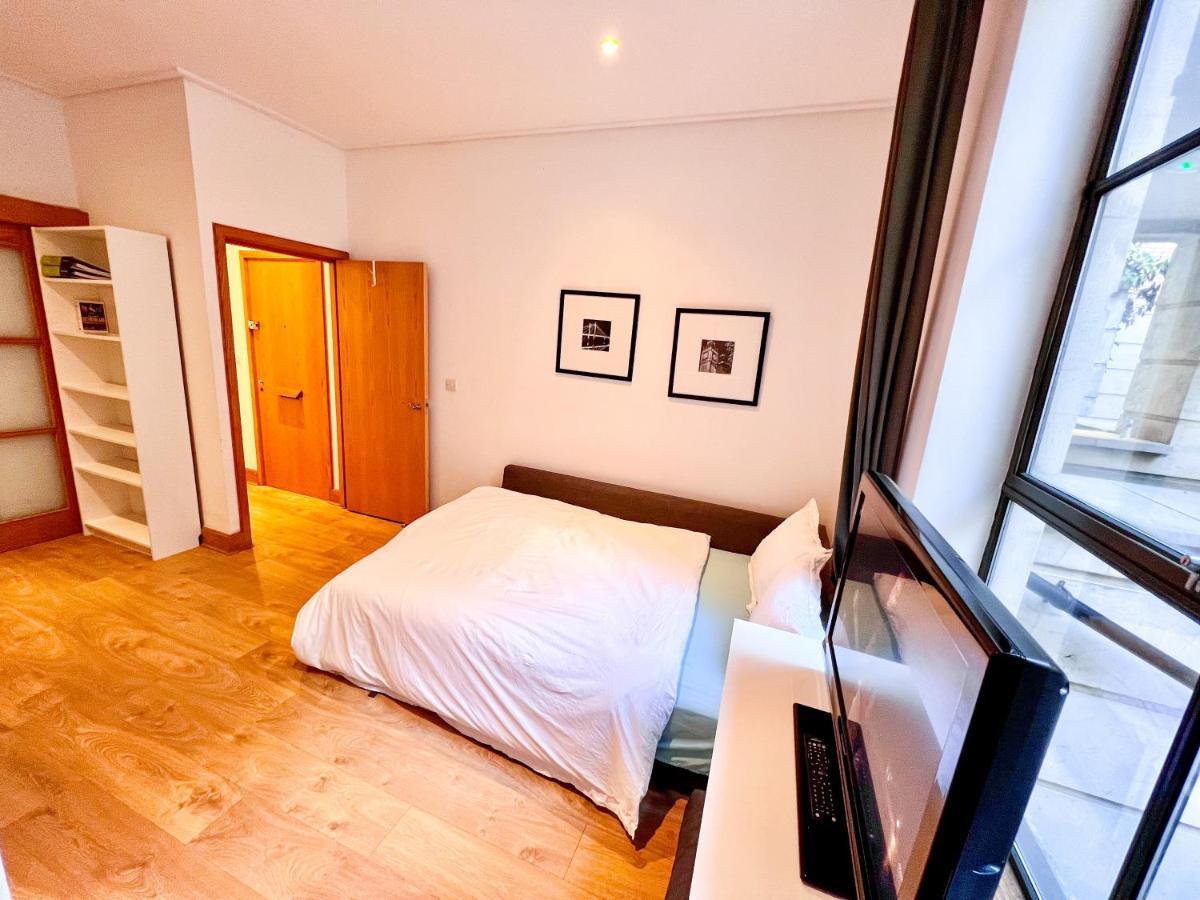 Superior Entire Apartment Between St Pauls Cathedral And Covent Garden London Exterior foto