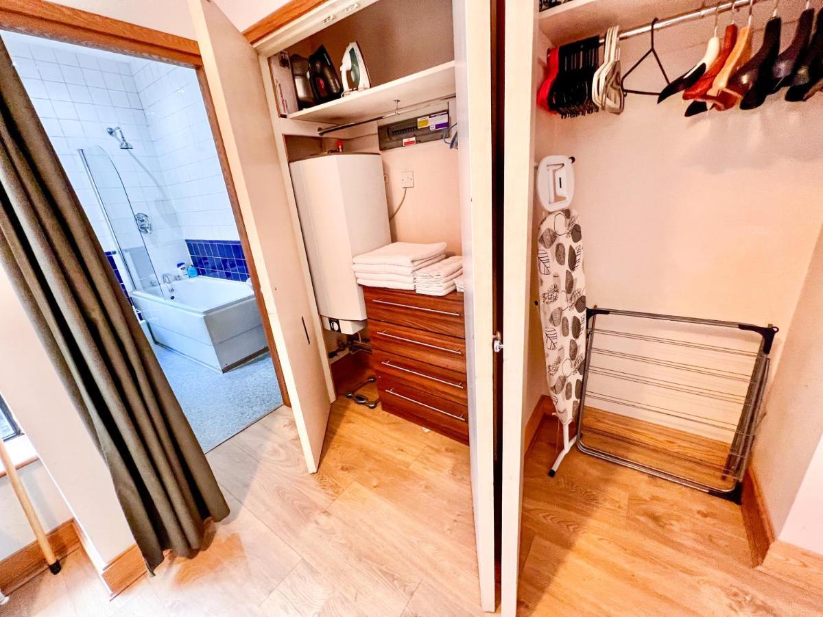 Superior Entire Apartment Between St Pauls Cathedral And Covent Garden London Exterior foto