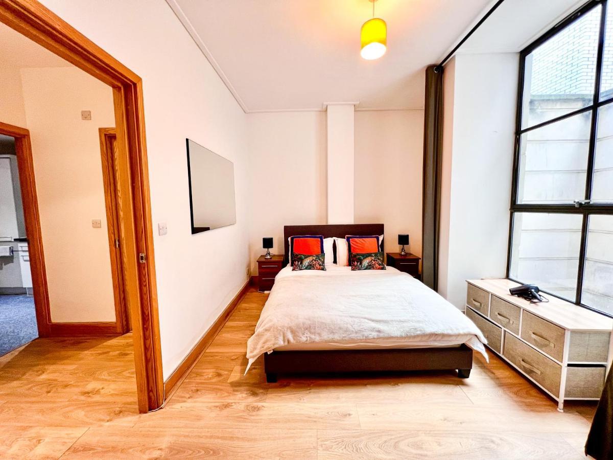 Superior Entire Apartment Between St Pauls Cathedral And Covent Garden London Exterior foto