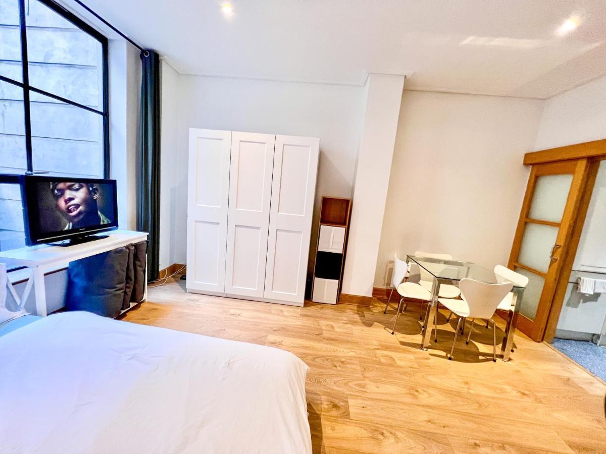 Superior Entire Apartment Between St Pauls Cathedral And Covent Garden London Exterior foto