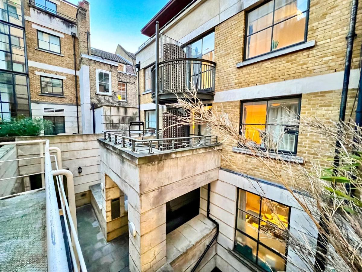 Superior Entire Apartment Between St Pauls Cathedral And Covent Garden London Exterior foto